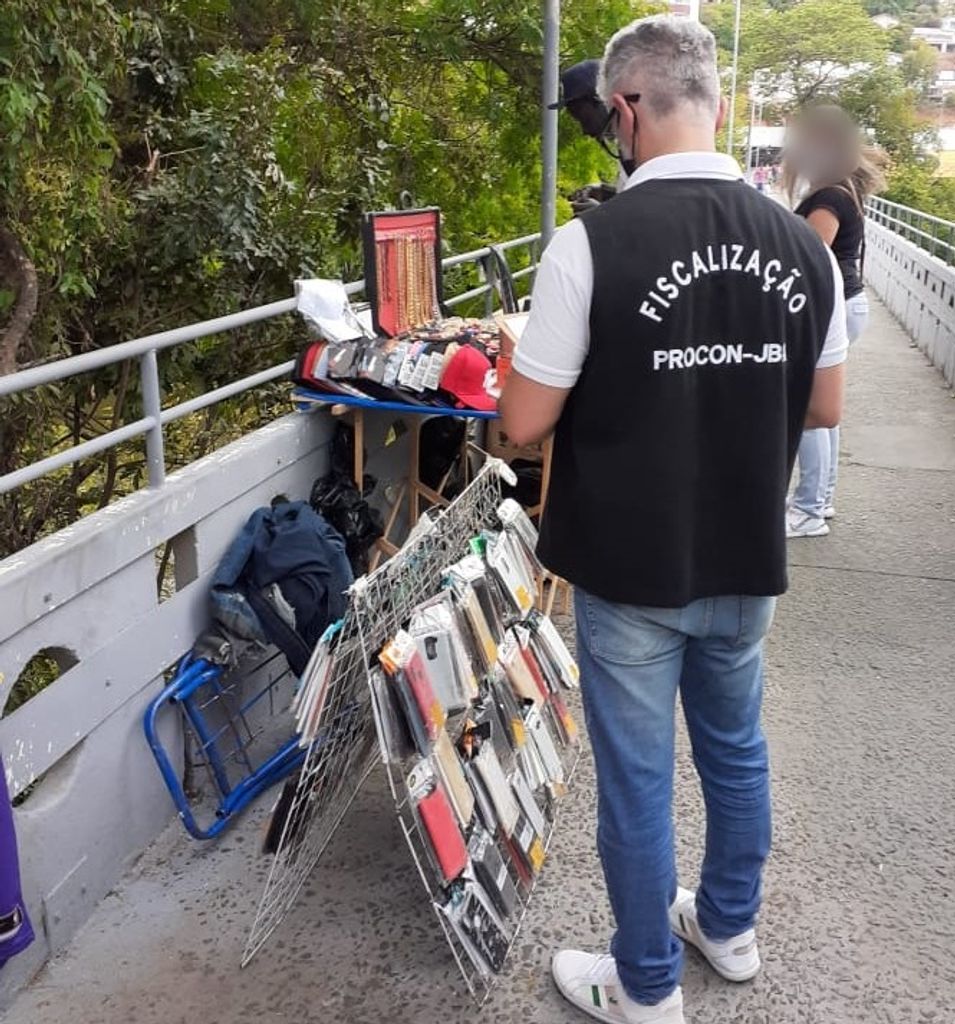 Procon de Joaçaba realiza fiscalização no comércio e vendedores ambulantes